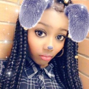 Meet your Posher, Alecia